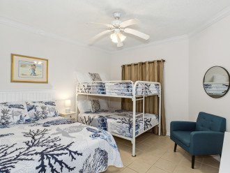 NICELY DECORATED 5TH FLOOR, GULF FRONT CONDO AT THE PEARL OF NAVARRE! #27