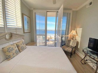 FREE BEACH SERVICE INCLUDED! 17TH FLOOR CONDO/THE PEARL OF NAVARRE! #18