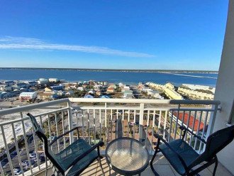 FREE BEACH SERVICE INCLUDED! 17TH FLOOR CONDO/THE PEARL OF NAVARRE! #23