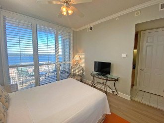 FREE BEACH SERVICE INCLUDED! 17TH FLOOR CONDO/THE PEARL OF NAVARRE! #19