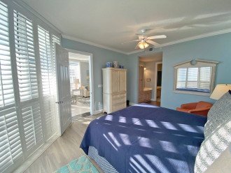 FREE BEACH SERVICE INCLUDED! 17TH FLOOR CONDO/THE PEARL OF NAVARRE! #30
