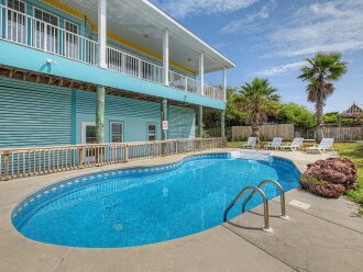 Beautiful, Pet Friendly, Gulf View, Saltwater Pool Home Sleeping 15!