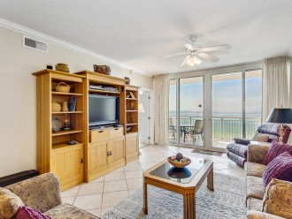 GORGEOUS 5TH FLOOR CONDO AT THE PEARL OF NAVARRE! #14