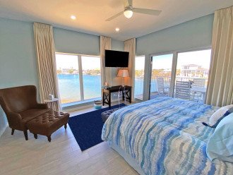 Breath-taking views of Sabine Bay from this beautifully decorated townhome! #19