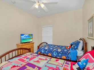 The 3rd bedroom with 2 full size twin beds