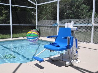 Palm Tree Villa Florida, 5 Star Review Rating with Pool Lift & Wheel in Shower #1