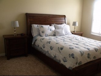 Bedroom 2 - Queen Bed