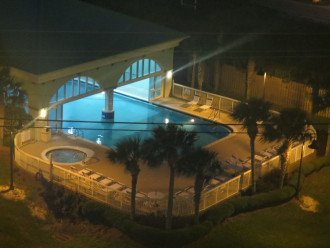 Indoor/outdoor pool