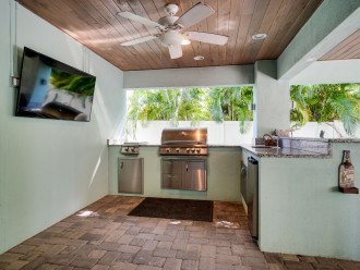 Huge Outdoor Kitchen,Roof Top Deck w/ 360 Views and Heated Pool #31