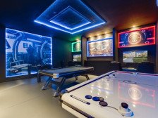 Fantastic 9BD/5BA Pool/Spa Sleeps 22 Game Room Free Use Resort Facilities