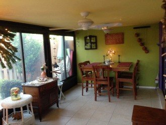 dining area in the lanai