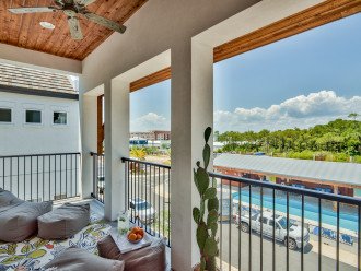 The Pearl: Luxurious 5 BR! Sleeps 15. Golf Cart. Across from pool. #1