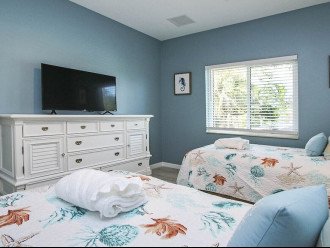Twin guest room with 45" HD Smart TV with streaming