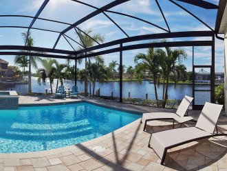 Bahama Breeze - Large Pool & Spa Facing to the Southwest on Intersecting Canals #1