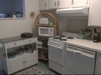 Fully equipped kitchen cook center