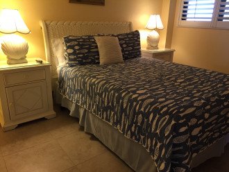 2nd bedroom with queen size bed (prefer twin beds - ASK OWNER)