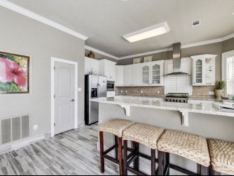 Luxury Kitchen with Granite Tops, Stainless Appliances and Walk in Pantry!