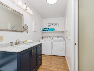 Main Suite Bath/Laundry