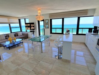 Direct Oceanfront Balcony with Blue Ocean Views - 1402 #4