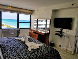 Direct Oceanfront Balcony with Blue Ocean Views - 1402 #13