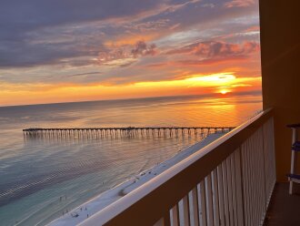 Gulf-Front Calypso 1BR/2BA | Free Beach Service