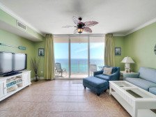 Oceanfront Paradise! with Beach Chairs, and Free Activities Each Day +More