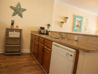 SEA is Calling. ANSWER! Squeaky Clean, Spacious Unit - We make VACATION Better! #10