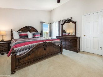 Huge king master bedroom suite