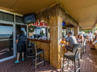 Building Beachfront Bar & Grill