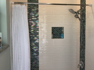 2nd bath with abalone-esque accent tile