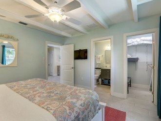 St. Armand's Canal-front Pool Home ~ freshly remodeled and steps to the beach! #28