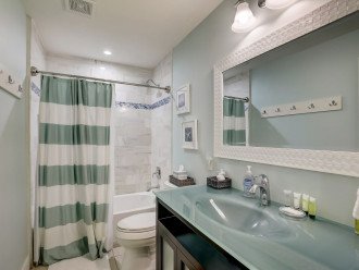 St. Armand's Canal-front Pool Home ~ freshly remodeled and steps to the beach! #32