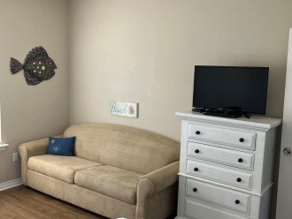 Freshly painted room with 2 TWINS and a QUEEN sleeper