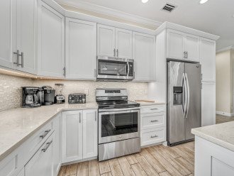 Kitchen, Appliances and Cabinets