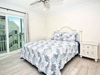 Ocean front 2br/2ba Ocean View, only steps to #1 beach. Gulf Views #15