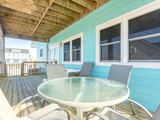 Great 3 bedroom home just across street from the Gulf & beach! #1