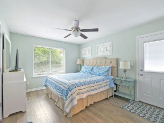 Great updated beach cottage! Just steps from the Gulf of Mexico! #17