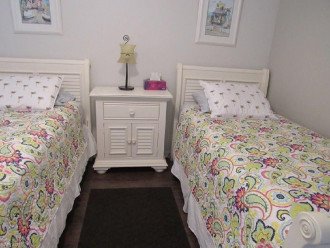 Twin beds in guest bedroom