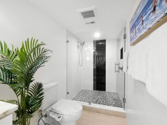 Modern master bath shower surround