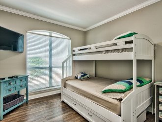 3rd Guest Bedroom: 1 bunkbed with twin on top/full bed on bottom, twin trundle b