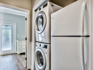 Washer/dryer and 2nd full sized refrigerator