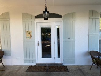 Welcome to Simply Paradise! NEW LOOK for 2021! freshly painted & new front door