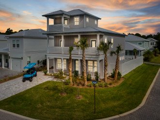 Brand New Elegant Home! Private Pool! Free 6 Seat Golf Cart! 2 Minutes to Beach! #1