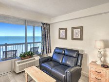 504 - Daytona Beach Resort- Oceanfront - Walk to Beach