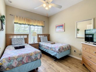 The 3rd bedroom with 2 full size twin beds