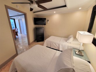 Executive Large 5 Bedroom Bachelorette Dream Vacation - 807 #29