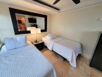 Executive Large 5 Bedroom Bachelorette Dream Vacation - 807 #36