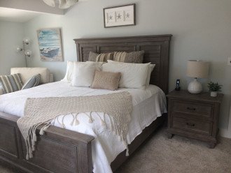 King Bedroom - Beautiful, bright and open.