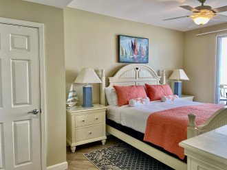 Primary king size Gulf front bedroom