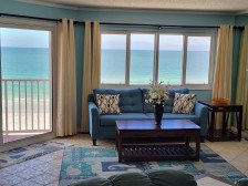 SPECTACULAR VIEW 3 bdrm ON the Beach!